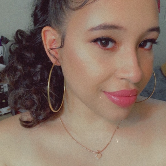 thin gold hoop - Picture 4 of 7